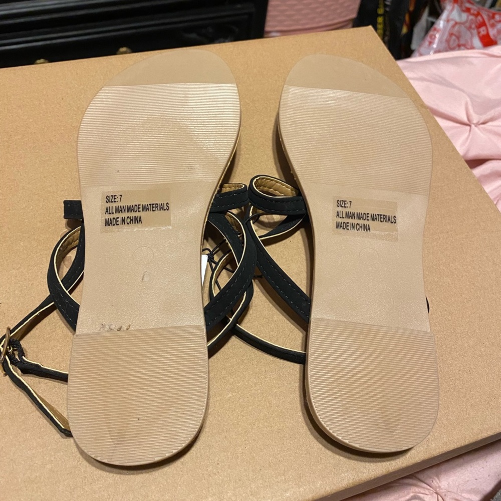 Black sandals - Picture 2 of 3
